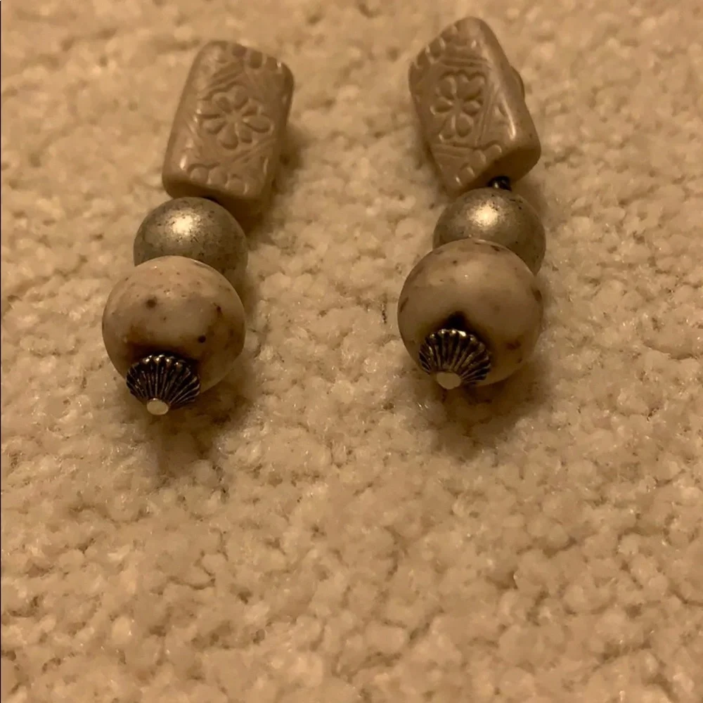 Post earrings. -  3/20